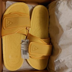 Pharrell adidad Hu chancletas